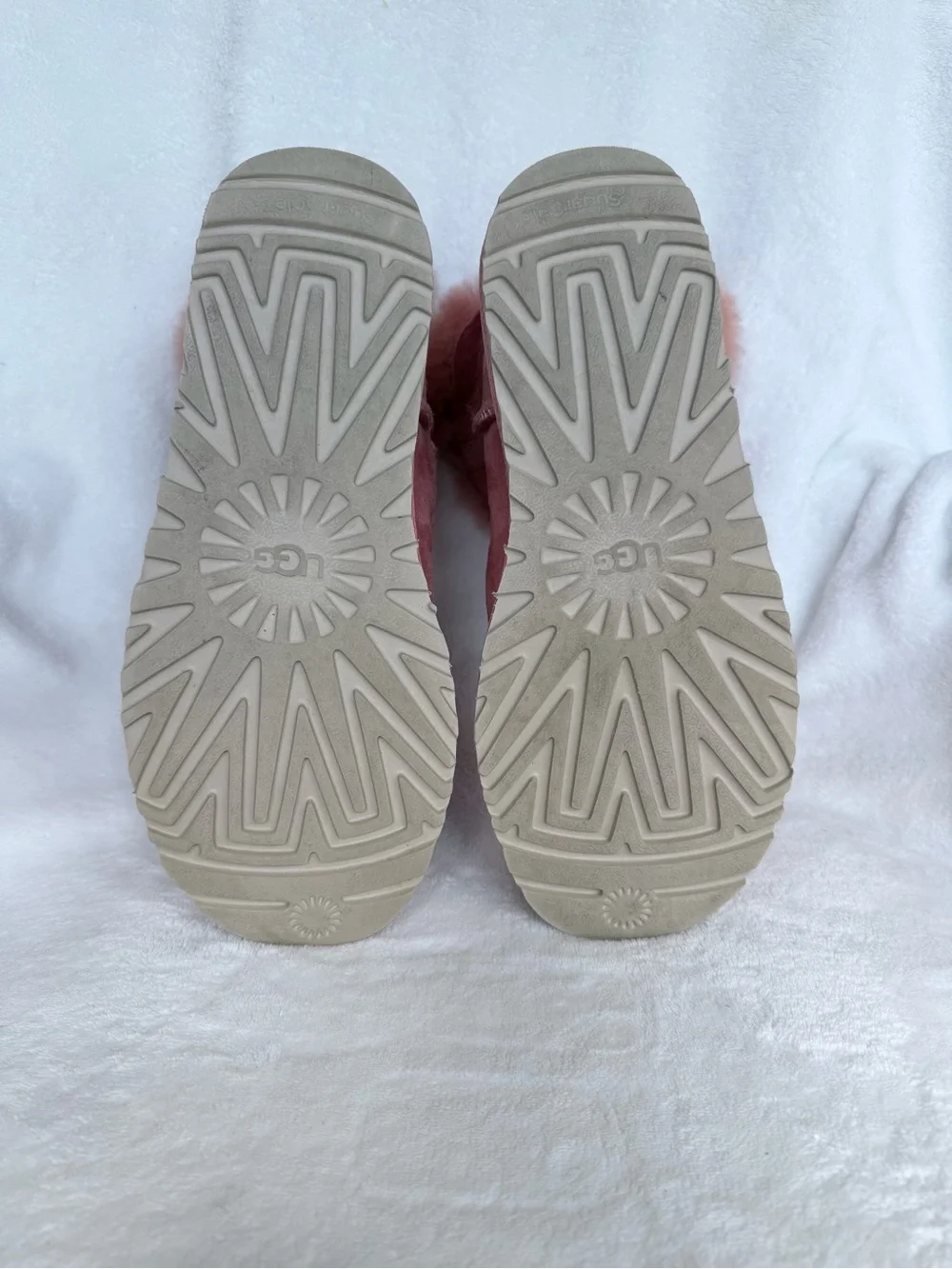 UGG mini bailey bow II salmon pink size 7